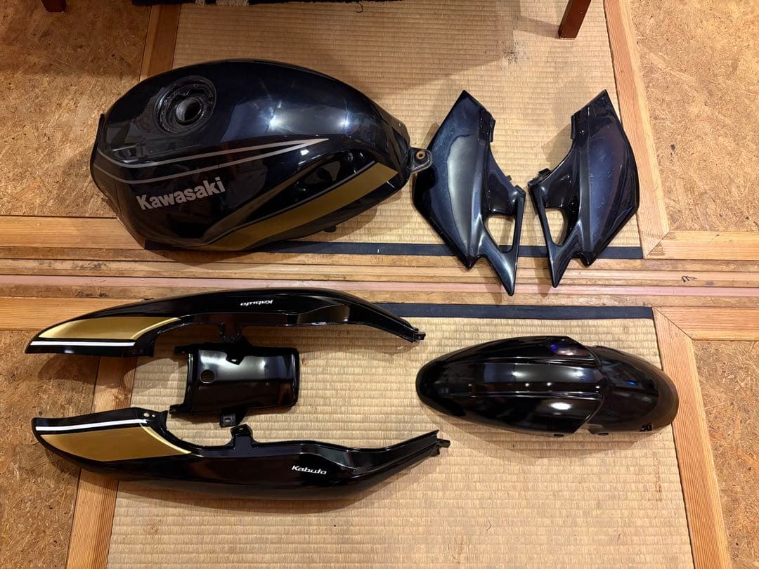 バリオス　 ZR250A 外装　サイドカバー　テール　タンク　サビ無し