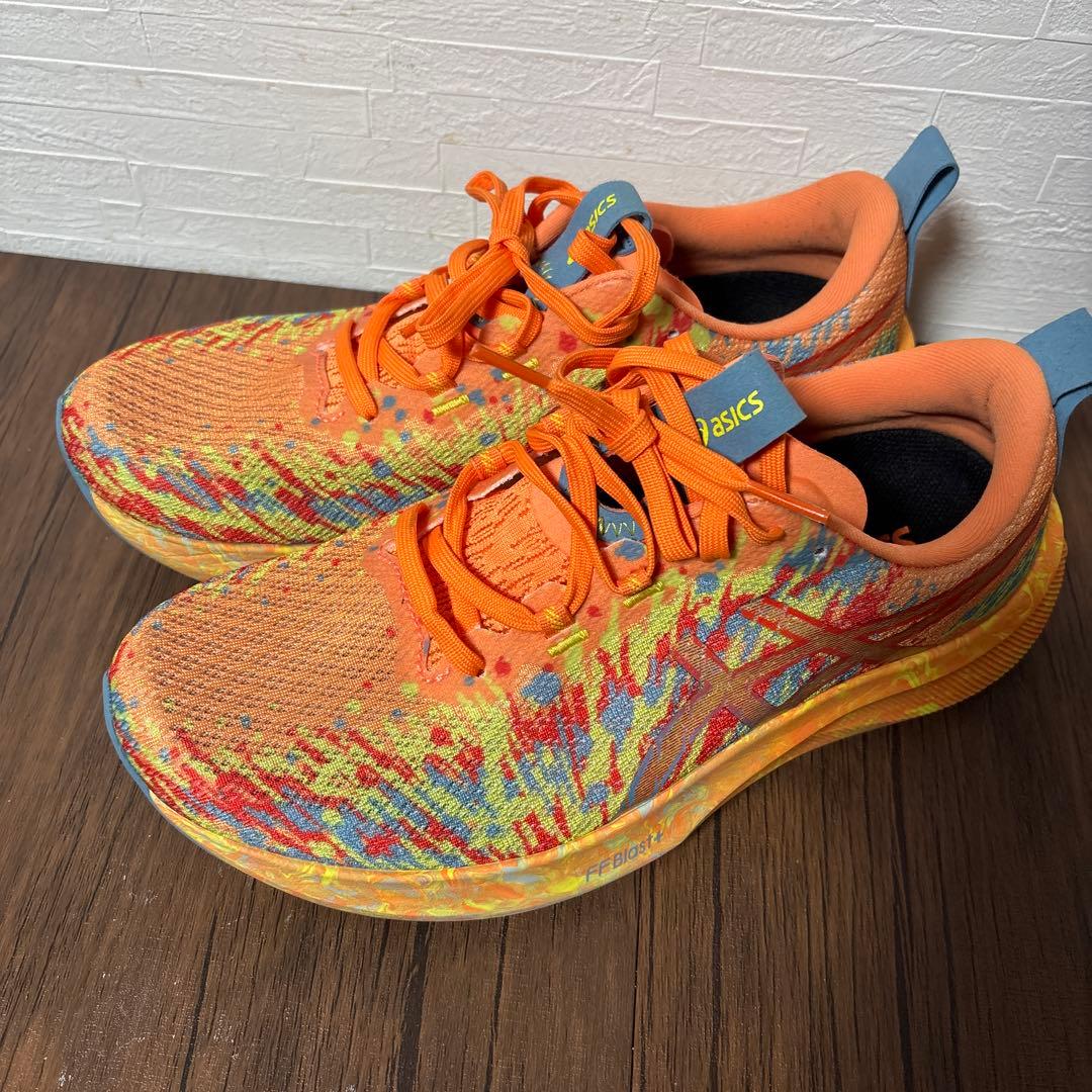 ［アシックス] 公式ストア限定ランニングシューズ NOOSA TRI 16メンズ