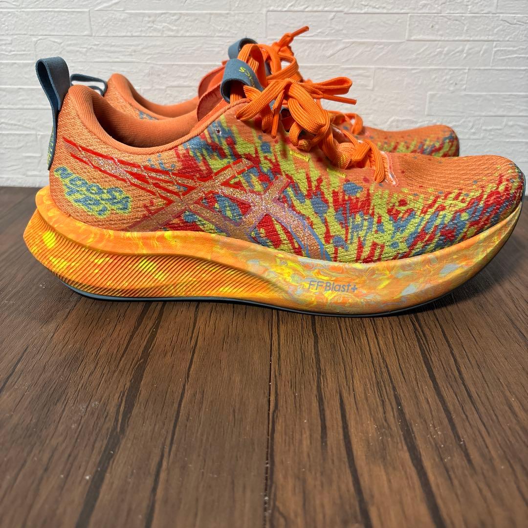 ［アシックス] 公式ストア限定ランニングシューズ NOOSA TRI 16メンズ