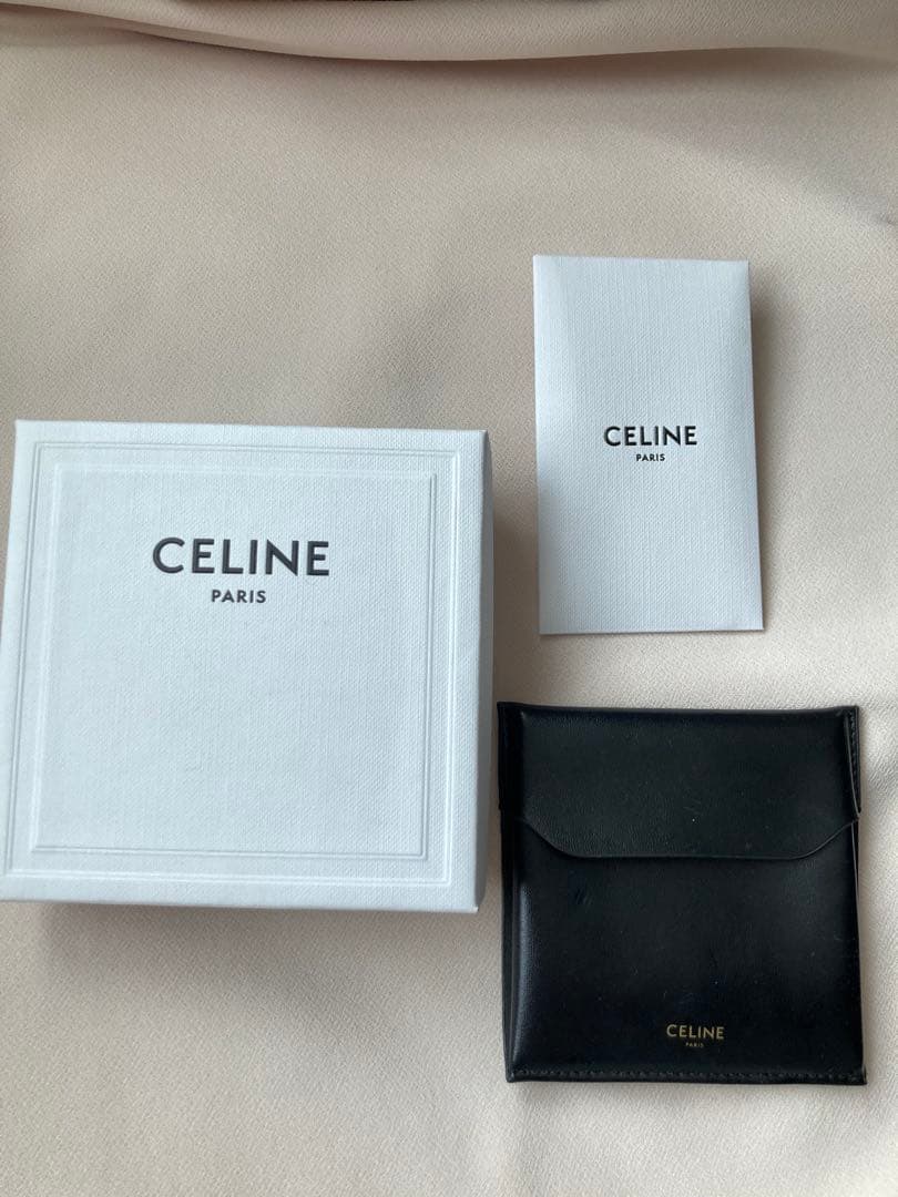 セリーヌ　トリオンフピアス⭐︎片耳⭐︎ゴールド