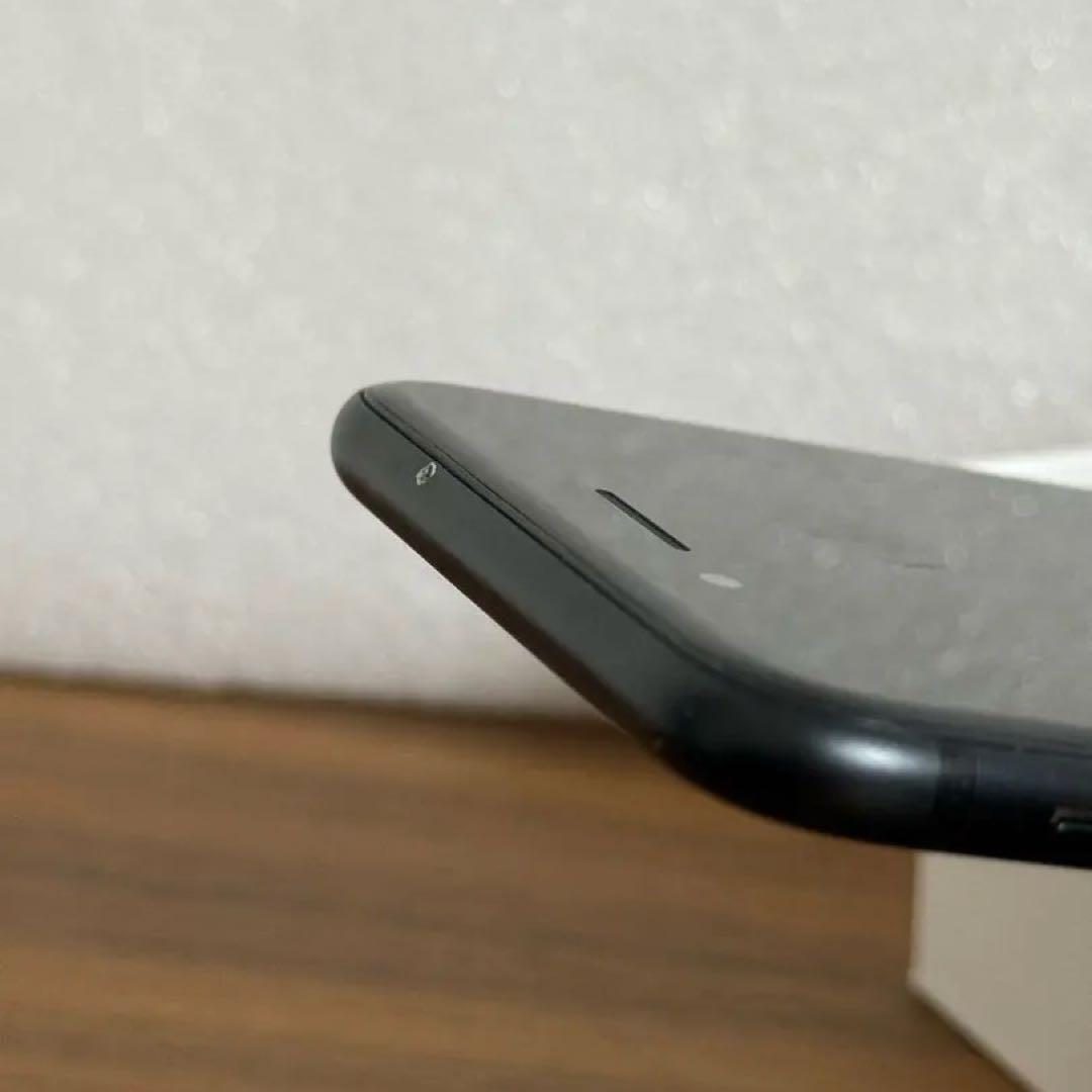 iPhone 7 本体 128GB SIMフリー　Lightningケーブル付き