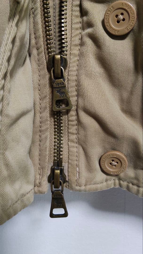 アバクロ　アウター【ベージュ】