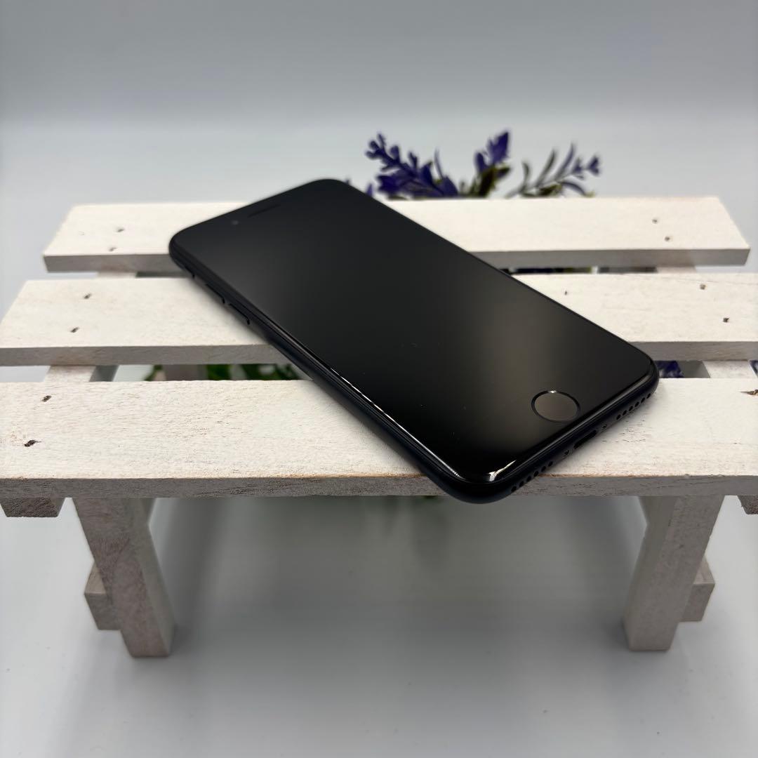 【美品】iPhone SE第3世代 128GB ミッドナイト　302