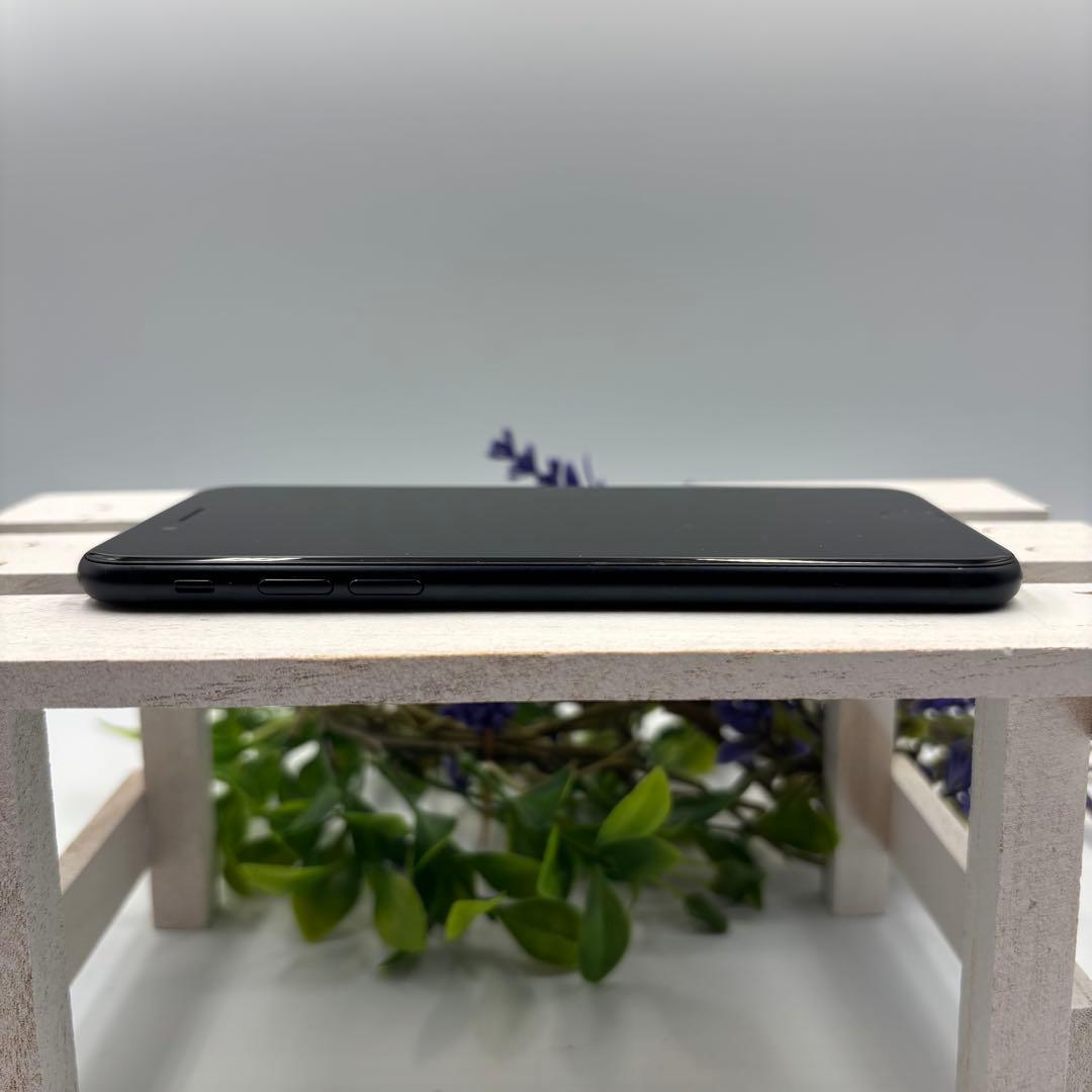 【美品】iPhone SE第3世代 128GB ミッドナイト　302