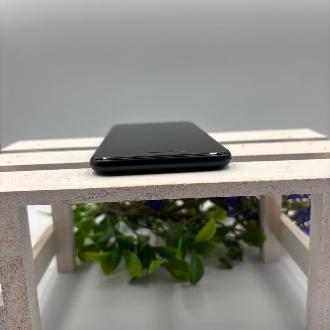 【美品】iPhone SE第3世代 128GB ミッドナイト　302