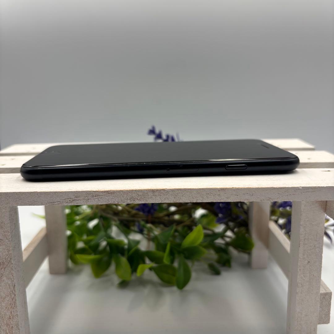 【美品】iPhone SE第3世代 128GB ミッドナイト　302