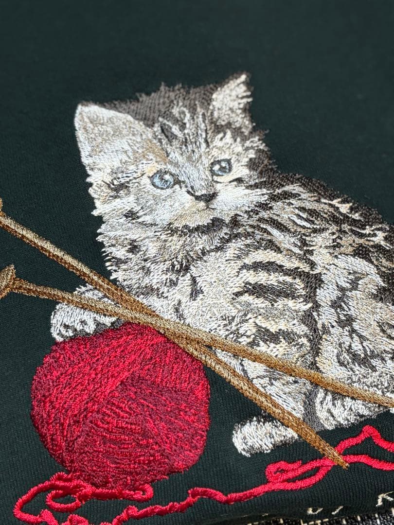 ほのぼの様　新品未使用　北区の刺しゅう屋　猫と刺繍　Sサイズ グリーン