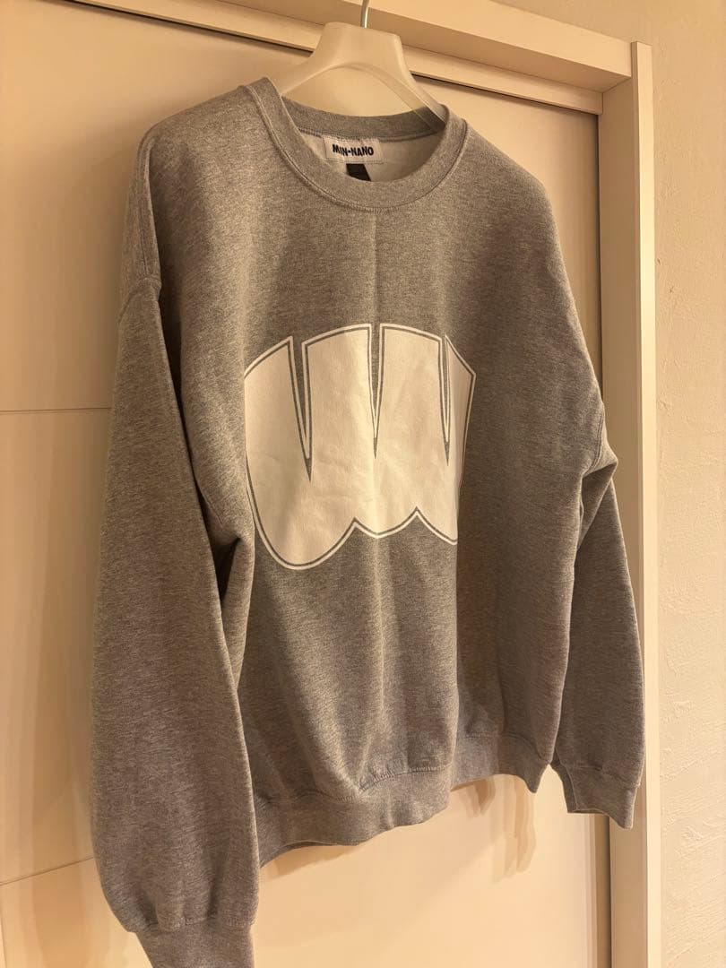 美品 WAKE MINNANO Logo Crewneck SW グレーXL