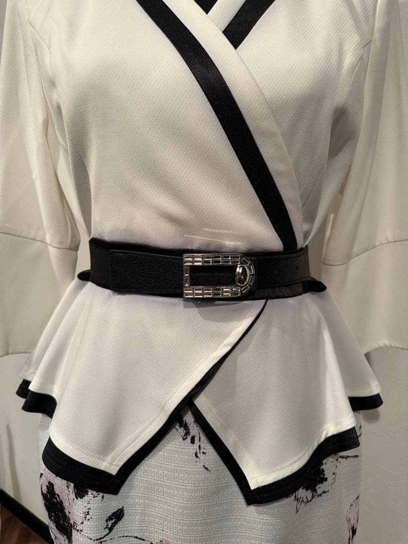 ソブレ☆フラワープリントペプラムドレス