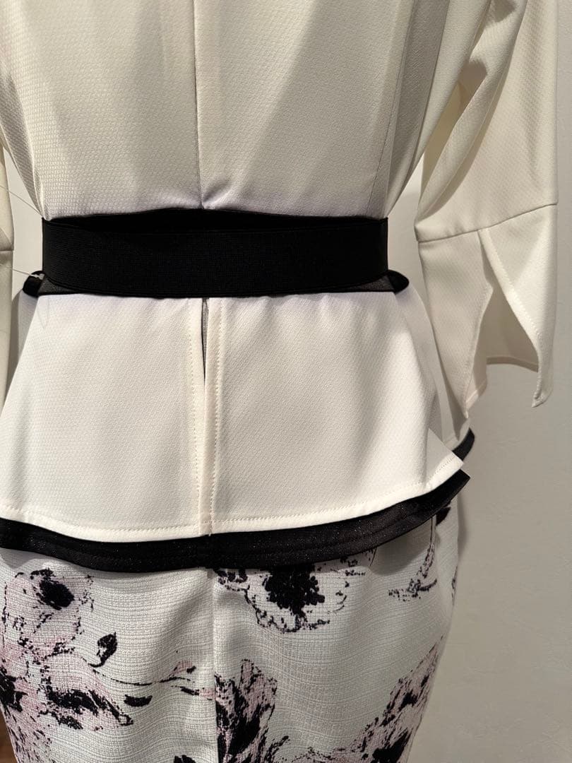 ソブレ☆フラワープリントペプラムドレス