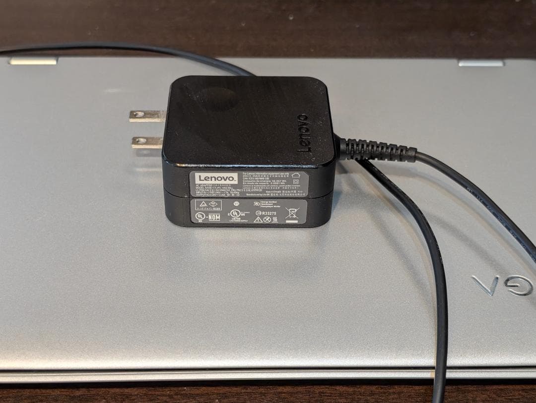 Lenovo Yoga 710‐11IKB 360度回転ノートPC