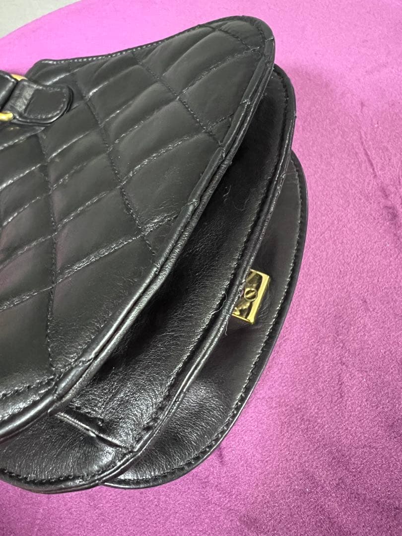 【美品】CHANEL ブラック レザー ボディバッグ