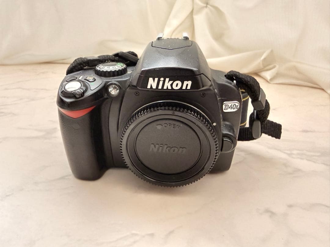 【最終セール‼️】ニコン 名機D40Xダブルズームキット(望遠＋標準レンズ付き)