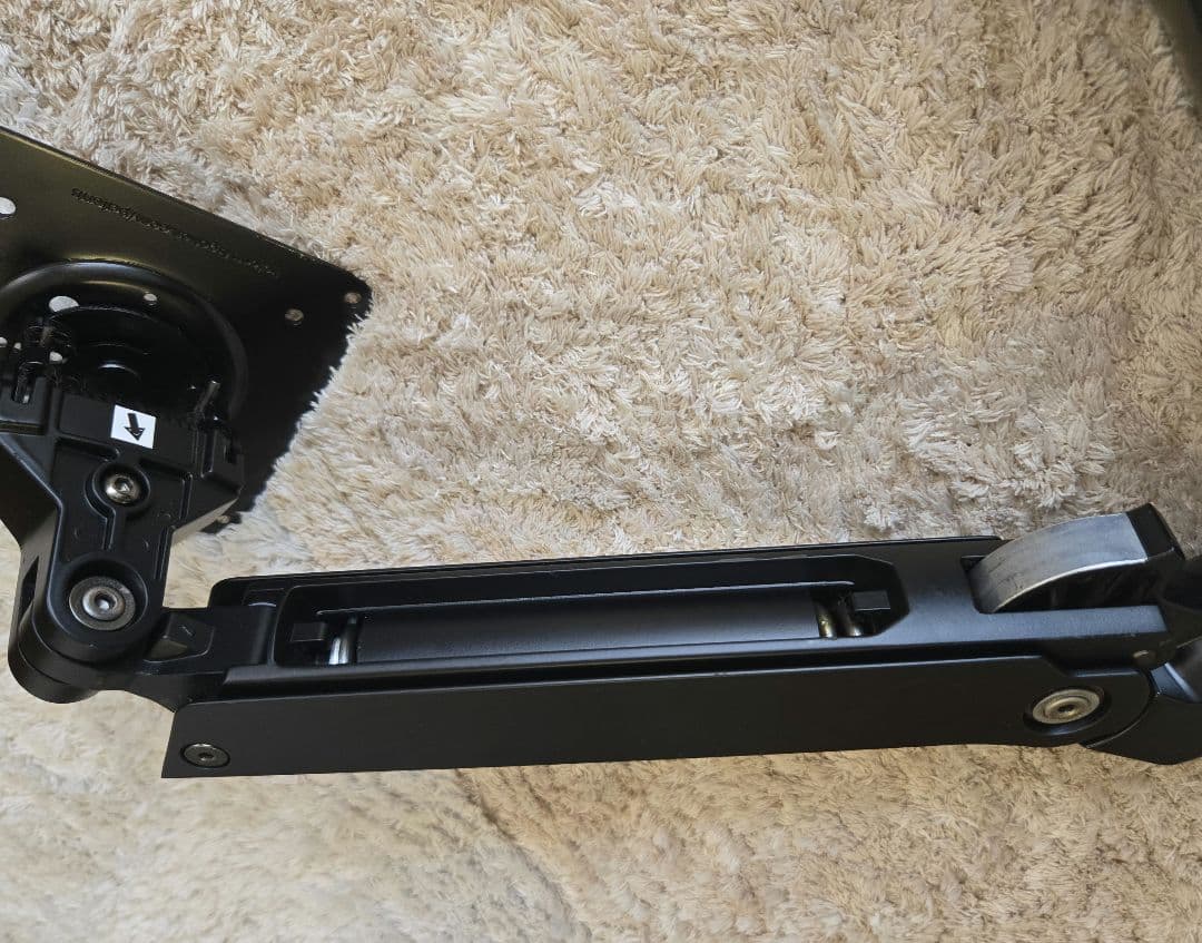 amazonベーシック モニターアーム エルゴトロン ERGOTRON