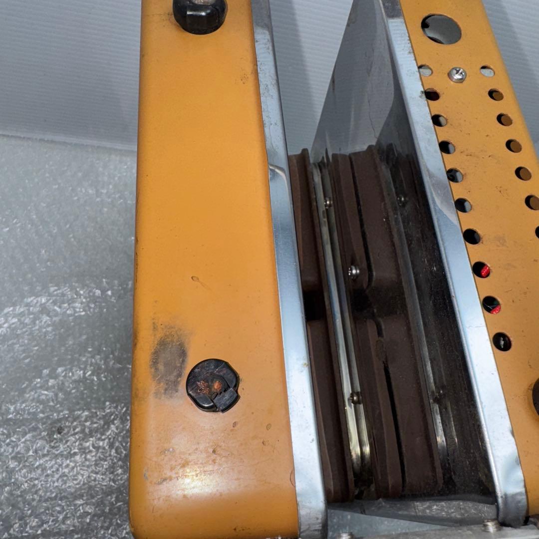 ワールドキッチンの業務用ワッフルメーカー「スナックベーカー KB2」