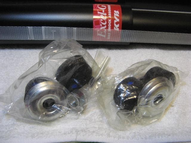 Y*a様 ジムニーJB23W/JB33W/JB43W　KYBショックアブソーバー