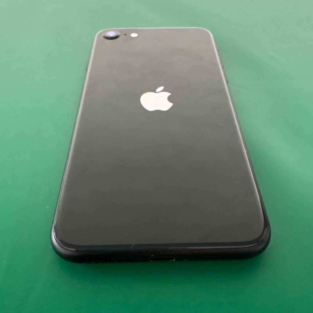 極美品　iPhone SE 第二世代 SIMフリー