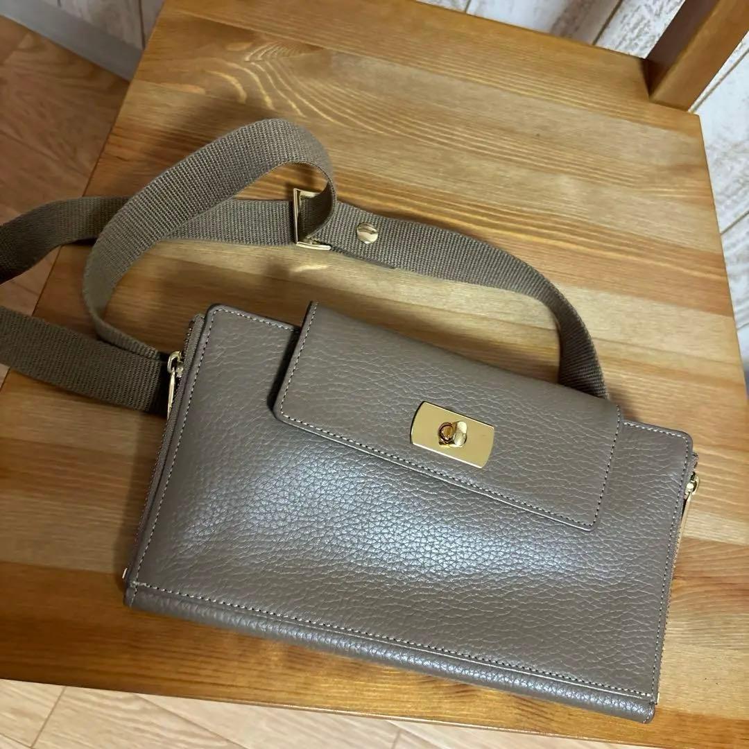 ianne イアンヌ ポリーヌ　ウエストポーチ　ウエストバッグ