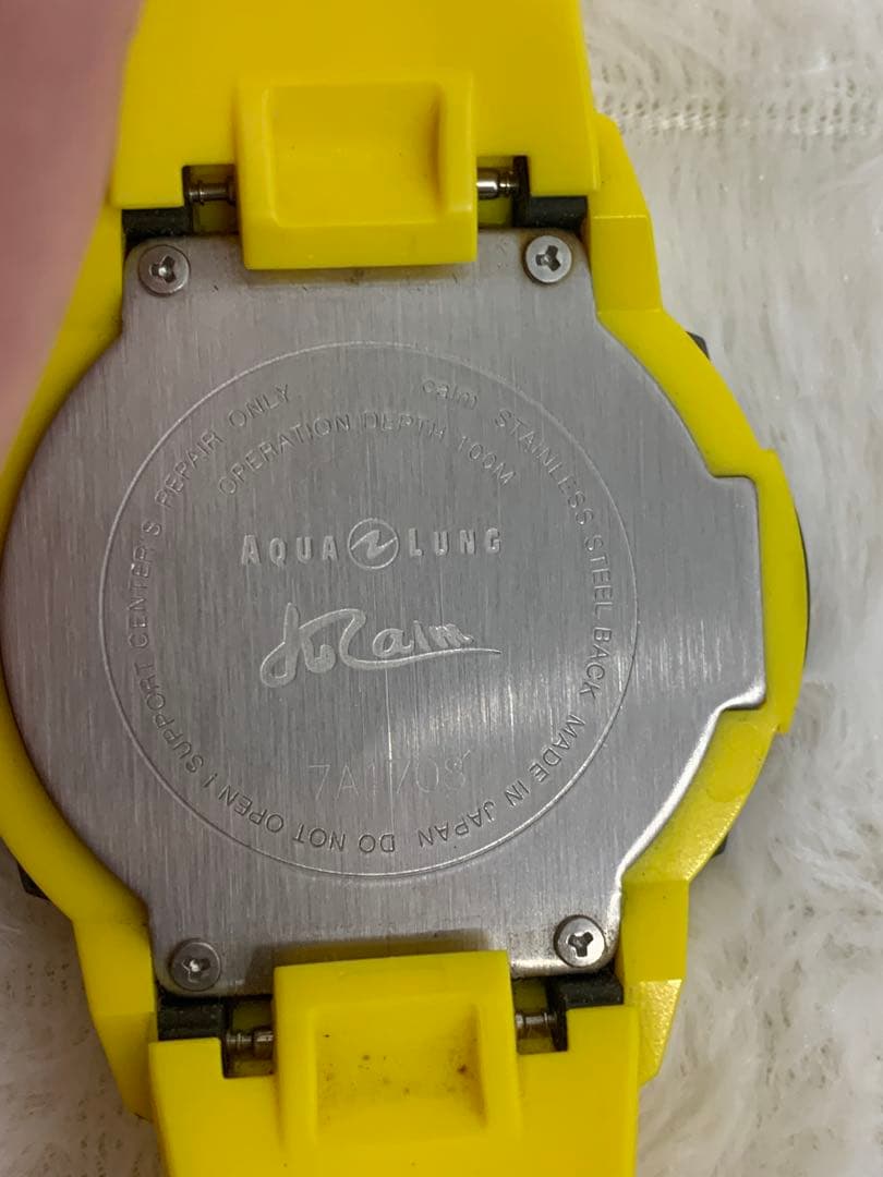 AQUA LUNG デジタル腕時計 イエロー