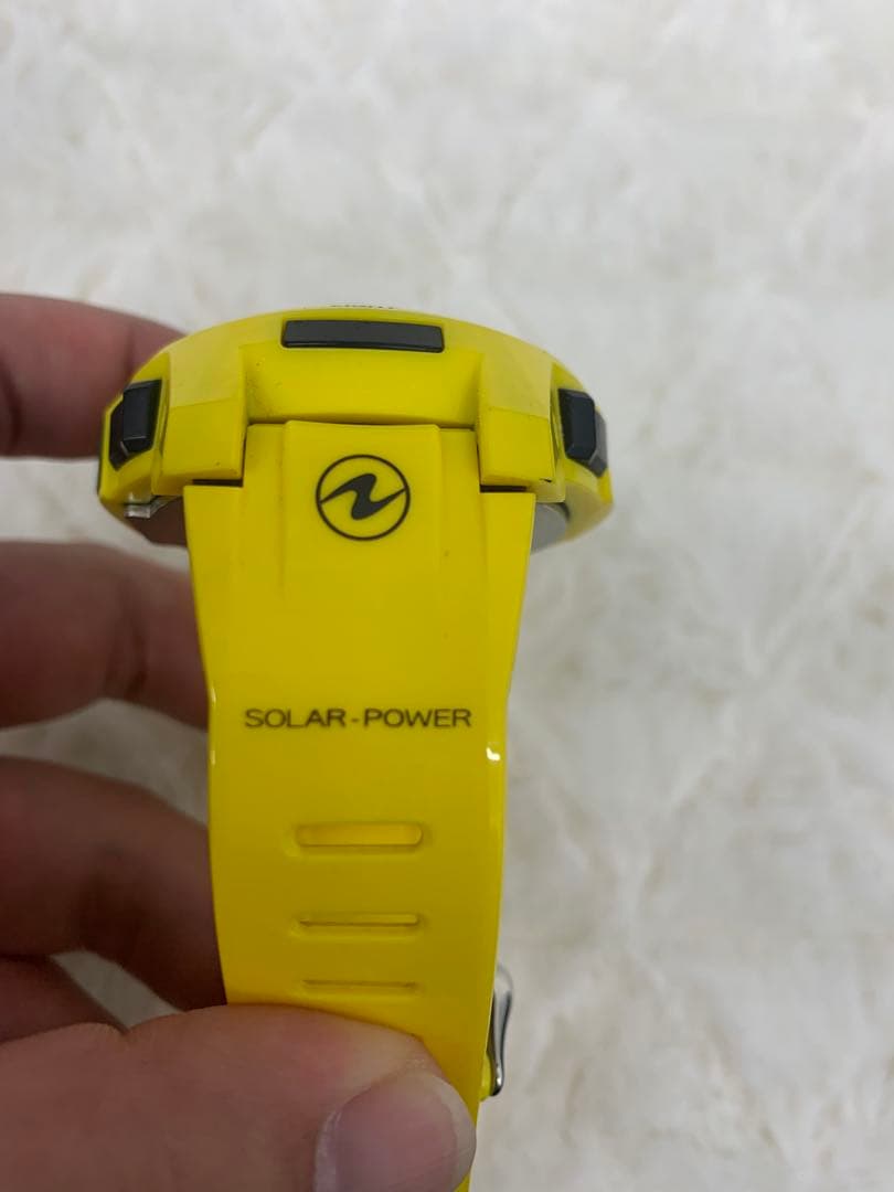 AQUA LUNG デジタル腕時計 イエロー