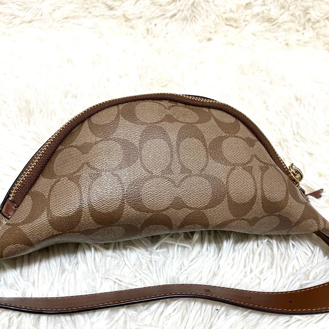 【極美品】coach ウエストバッグ PVC シグネチャー