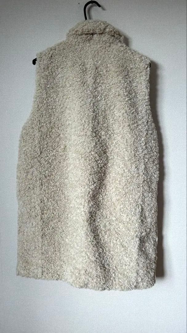 three dotsスリードッツプードルボア ベスト　アイボリー　新品紙タグ付き