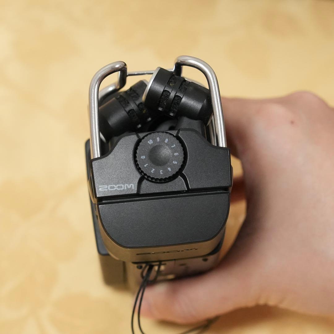 【美品】ZOOM Q8 ハンディビデオカメラ コンデンサーマイク