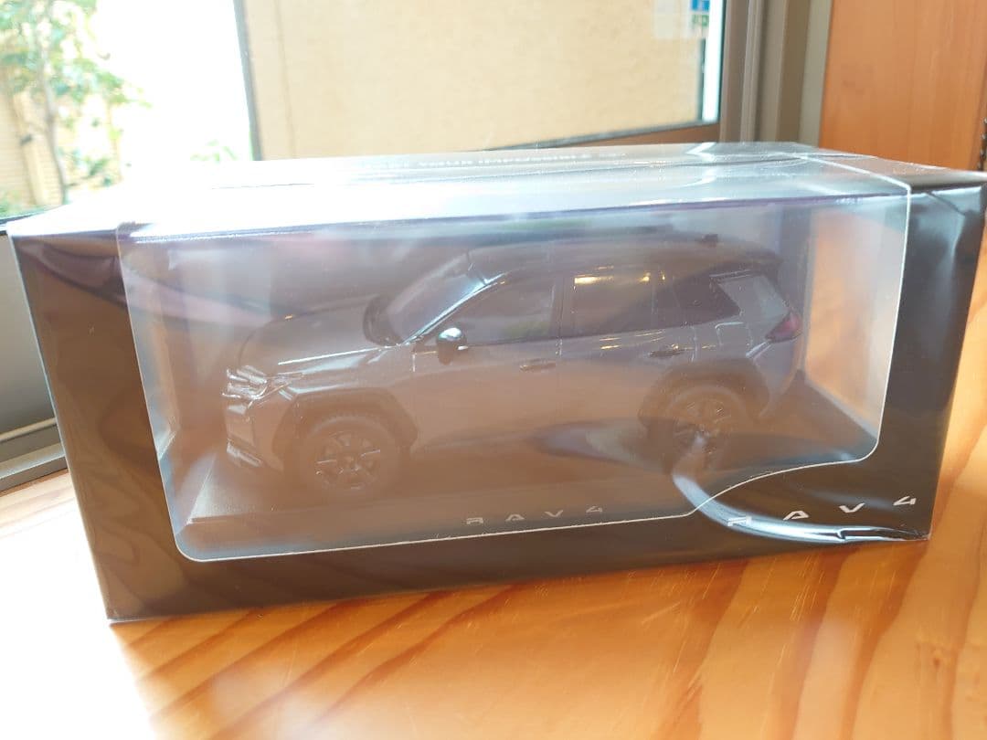 新型RAV4　ADVENTURE　ブラック×アーバンロック　カラーサンプル