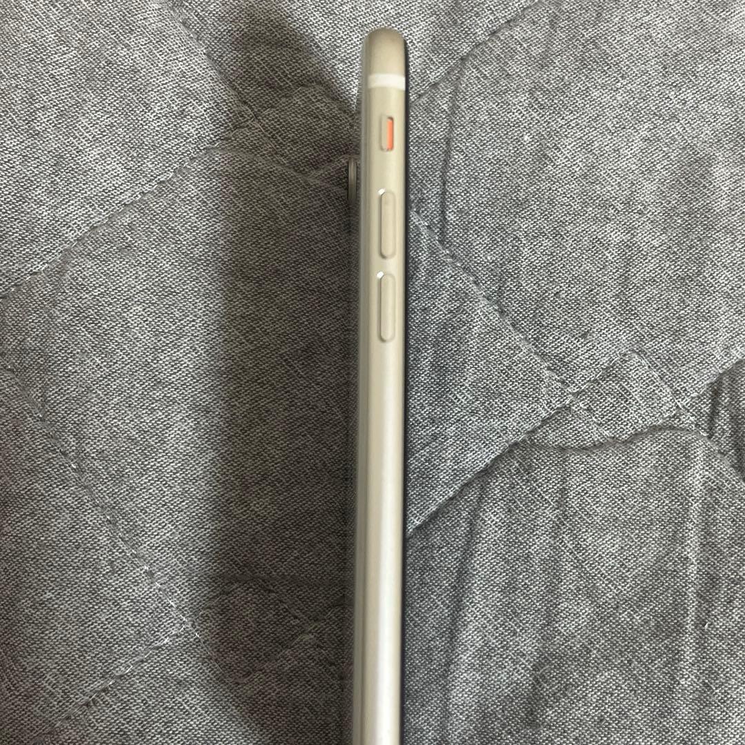 iPhoneSE 第3世代 スターライト 64GB 本体【ほぼ未使用品】