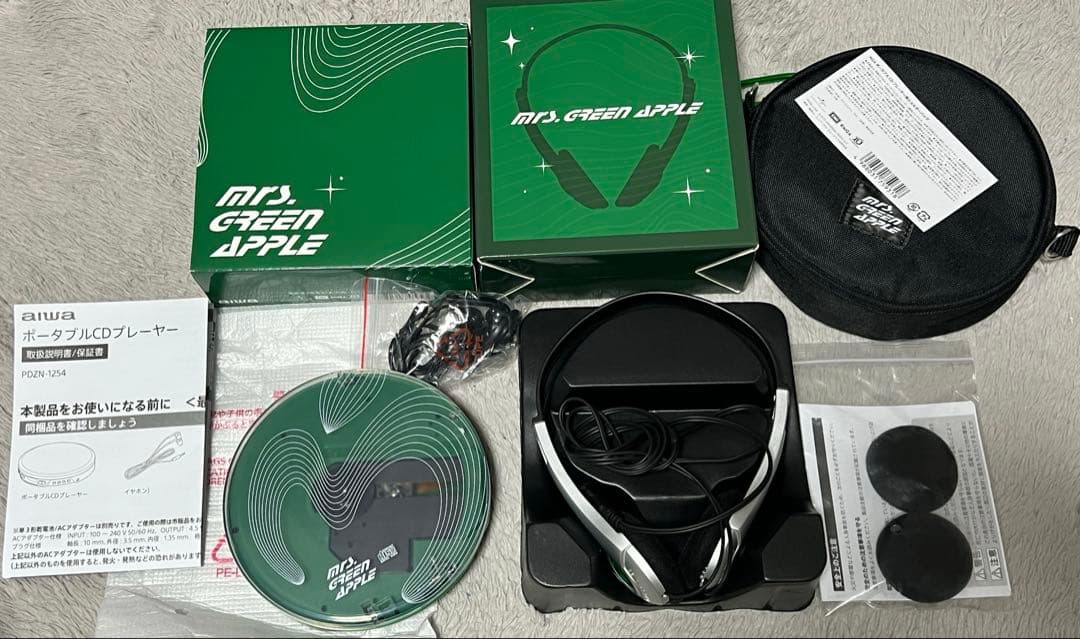 ミセスグリーンアップル　ポータブルCDプレーヤー イヤホン　ショルダーバッグ