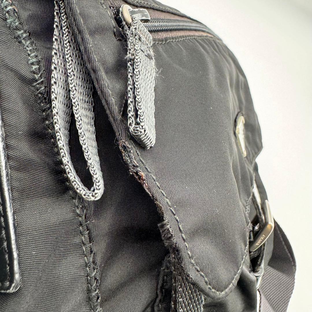 PRADA ショルダーバッグ　ブラック　ナイロン　レザー　三角ロゴ