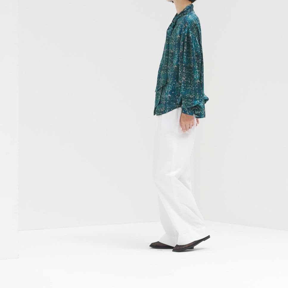 極美品　25AW HERALBONY「こもれび」サテンボウタイシャツ　日本製