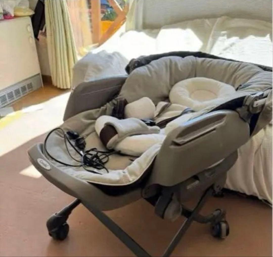 付属品欠品なし　コンビ　ネムリラ AUTO SWING BEDi EG