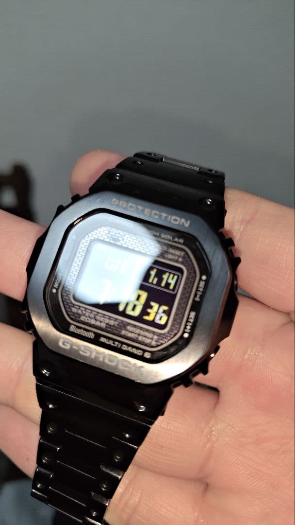 美品　GMW-B5000GD-1JF　ジーショック　G-SHOCK