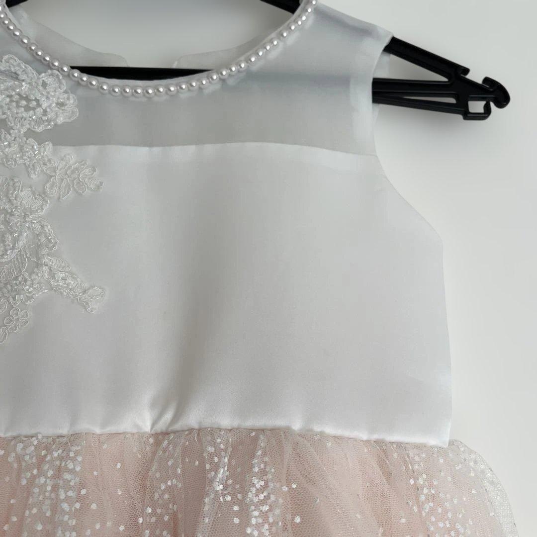 ドレスコパール、レース装飾付きピンクドレス