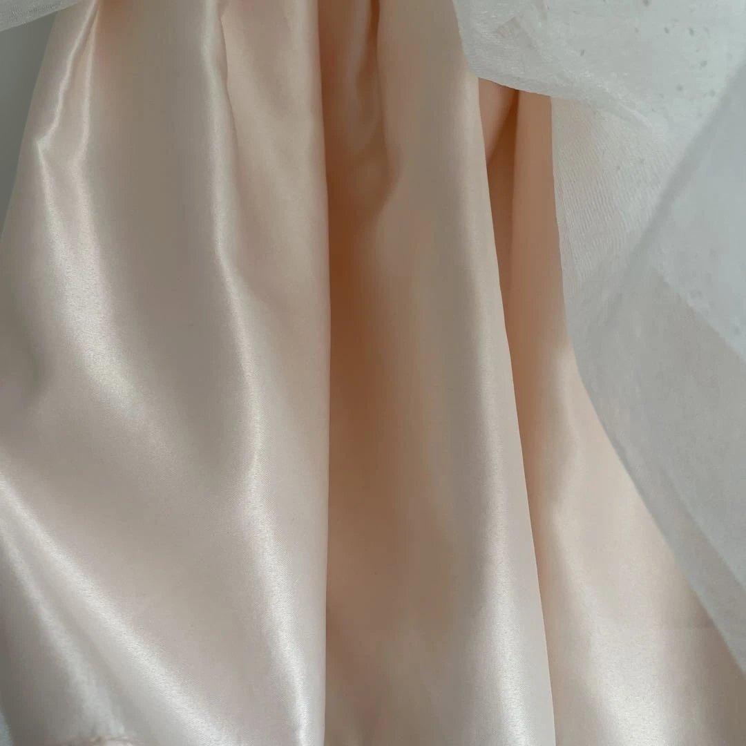 ドレスコパール、レース装飾付きピンクドレス