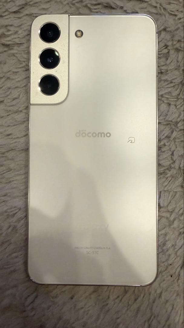 docomo Galaxy S22 ホワイト 本体