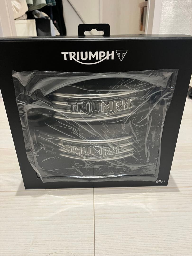 TRIUMPH 純正OP タンクエンブレム