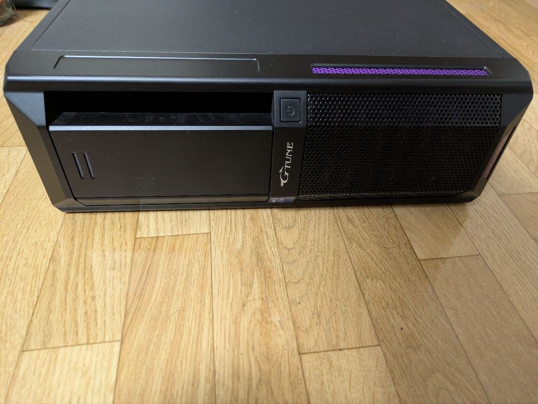 小型ゲーミングPC