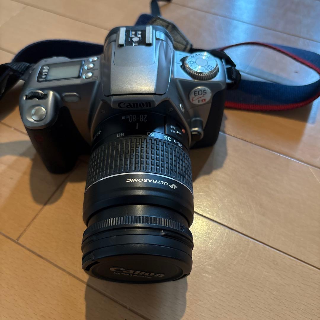 Canon EOS Kiss III 一眼レフダブルズームレンズセット　中古