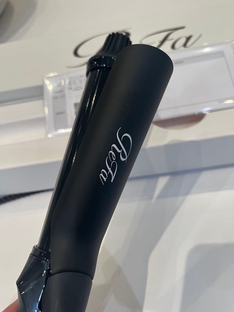 2025年製　リファ　カールアイロン　32mm ブラック　黒