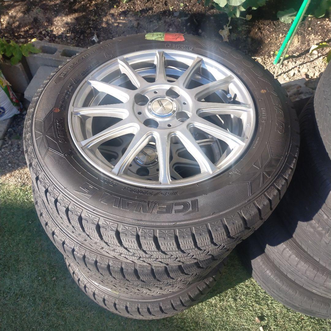 スタッドレスタイヤ