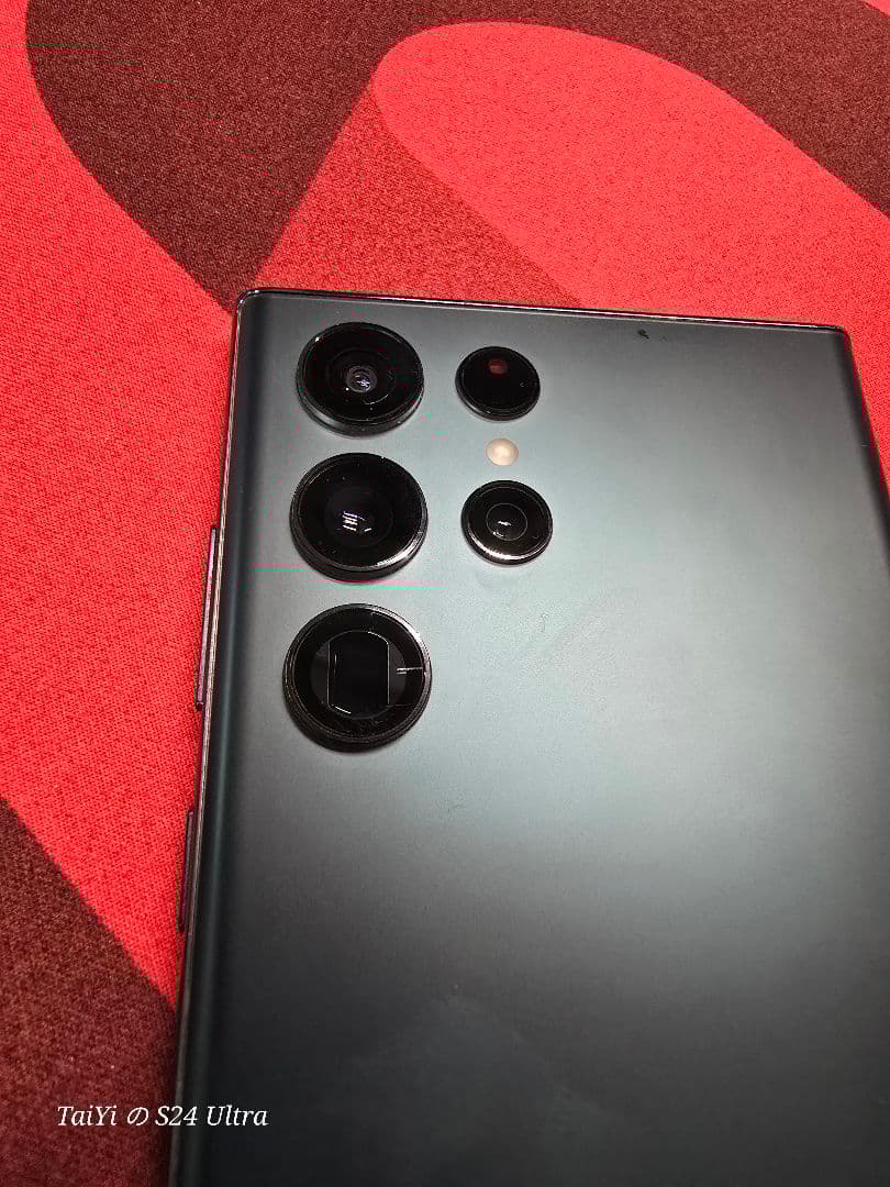 Galaxy S22 Ultra 本体12+256GB（韓国版）