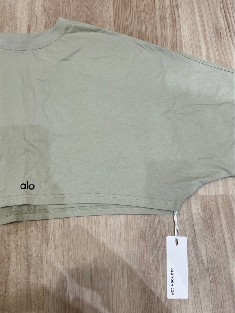 alo くすみグリーン 長袖 Tシャツ 新品タグ付き