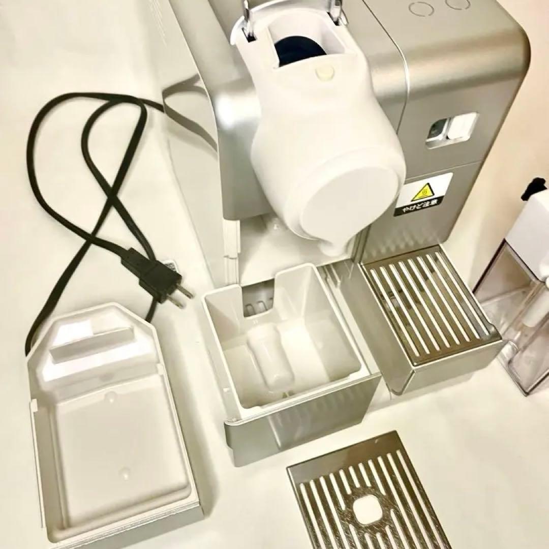 Nespresso エスプレッソマシン シルバー