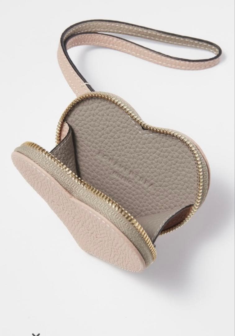 【2/14まで限定お値下】ボナベンチュラ ストラップつき ハート ケース