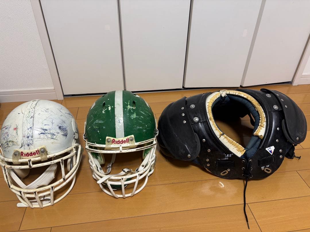 Riddell アメリカンフットボールヘルメット2点 ショルダー1点