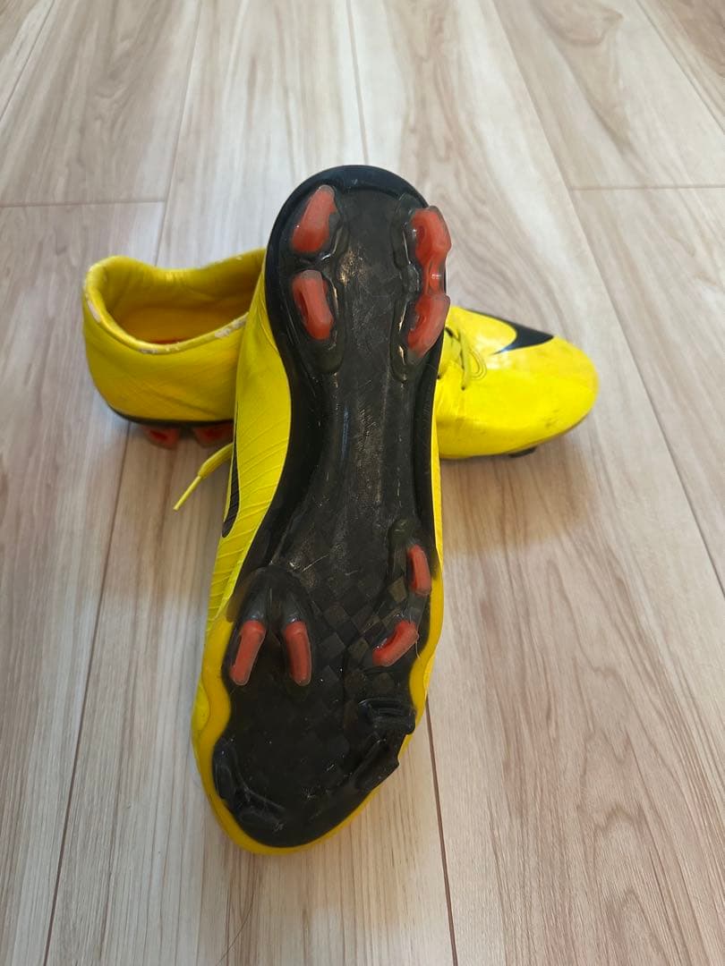 ナイキ イエロー サッカーシューズ