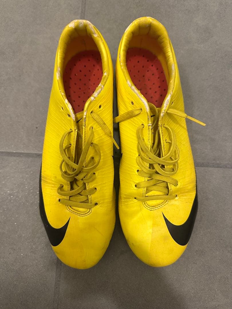 ナイキ イエロー サッカーシューズ