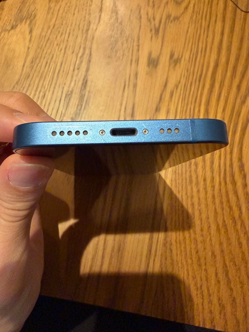 【みゆ】【美品中古品】iPhone 13 ブルー SIMフリー　保護フィル